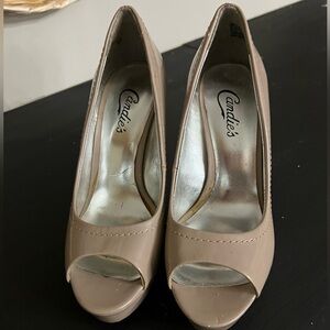 women’s nude heels - size 7